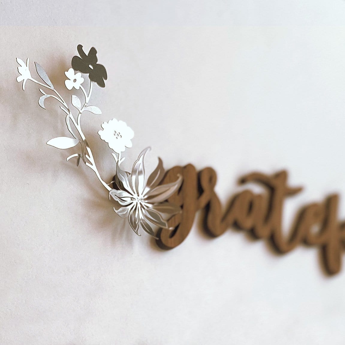 Grateful Wall Art Wood with Metal Flowers