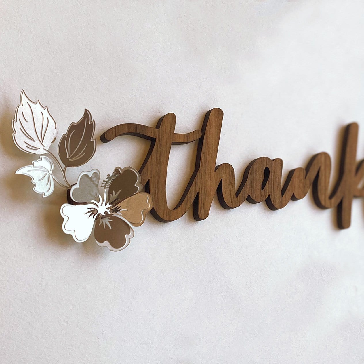 Thankful Wall Art Wood with Metal Flowers