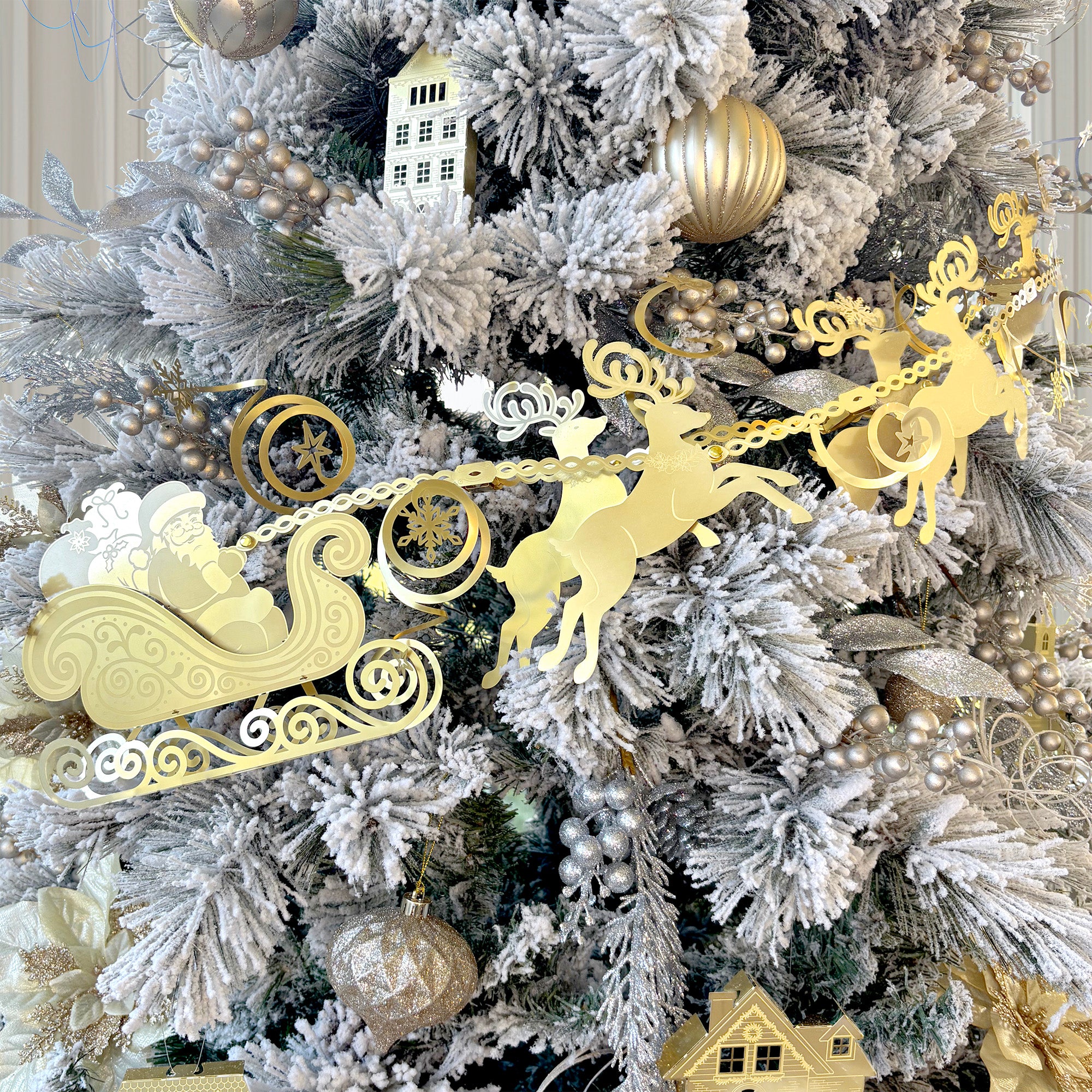 Santa and Reindeer Metal Garland